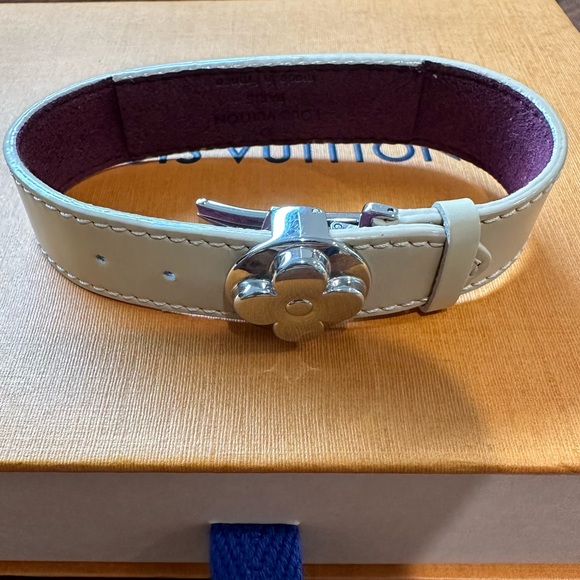 🔥🔥Louis Vuitton bracelet🔥🔥🔥 - Picture 14 of 15